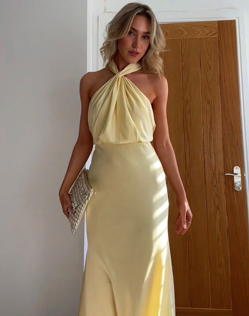 Elena - Elegante Halter Maxi Jurk met Getailleerde Pasvorm