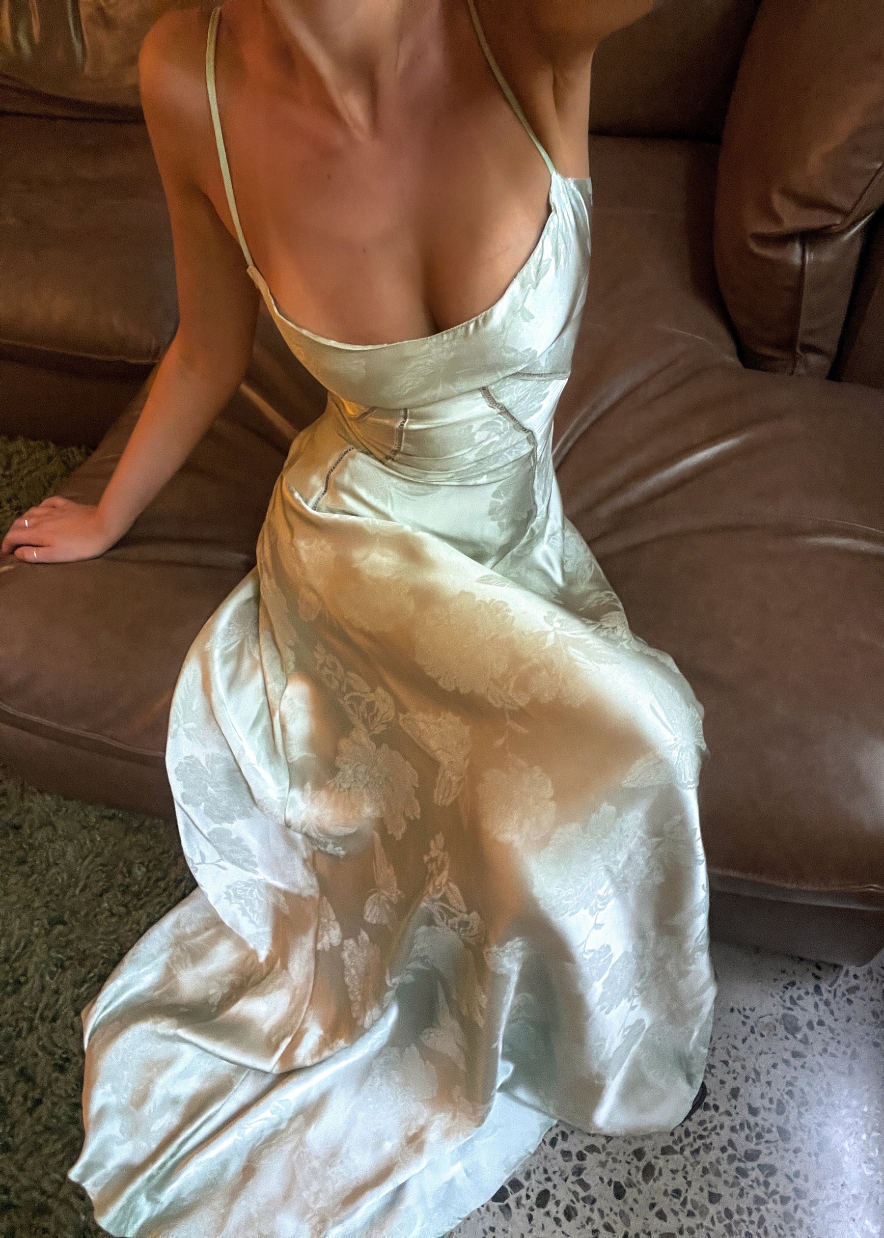 Sophie - Lange Satijnen Jurk, Elegant en Vloeiend