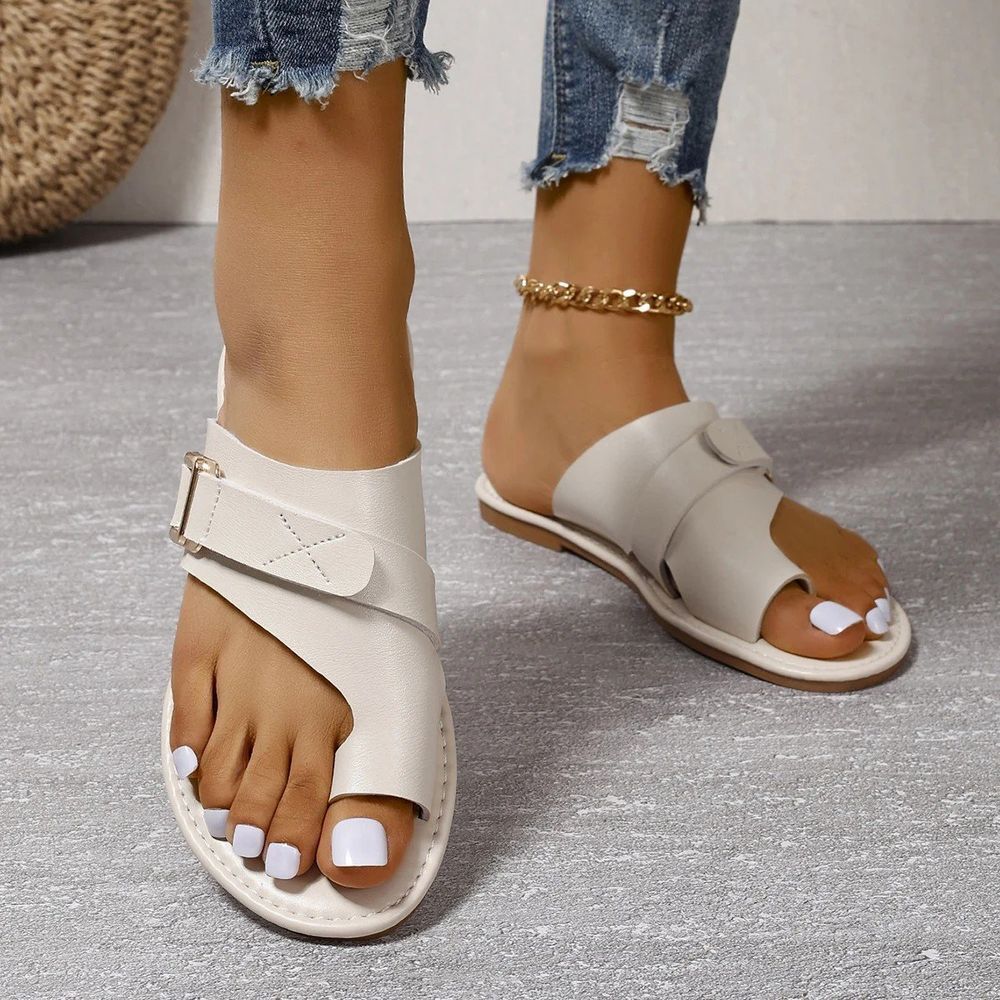 Aria- Comfortabele Leren Slippers met Verstelbare Band