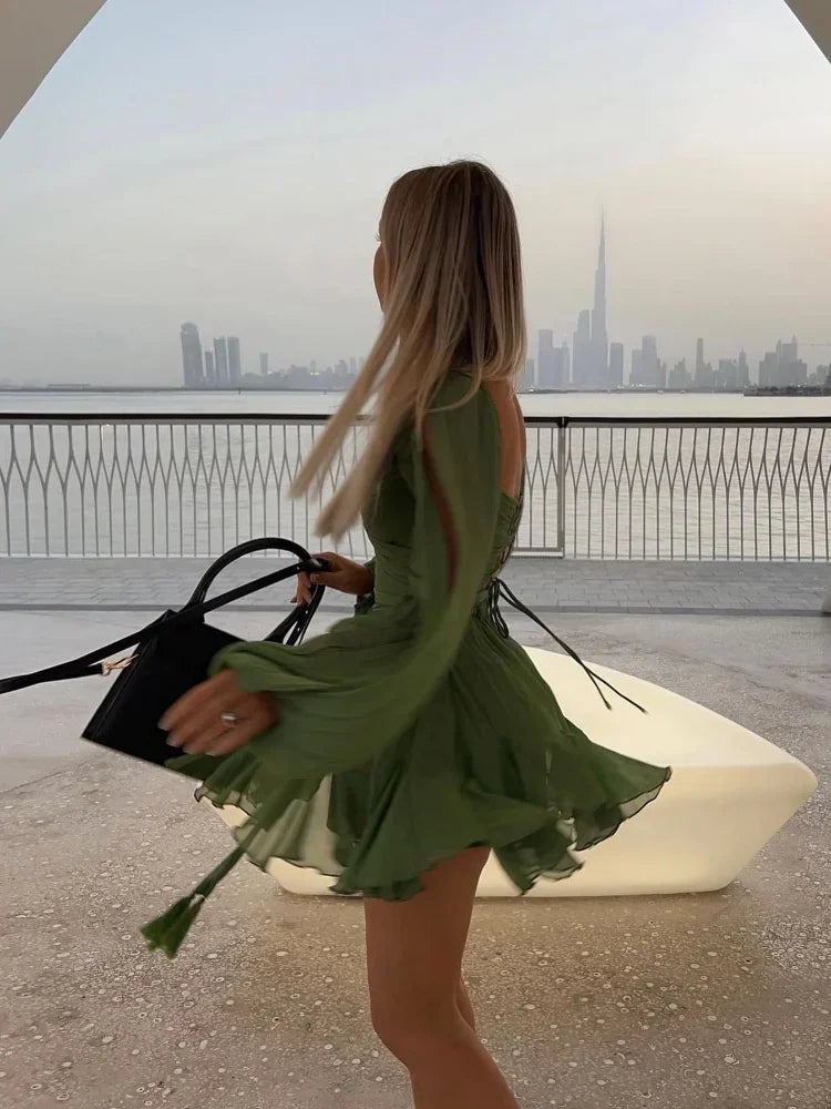 Amira - Elegante Chiffon Mini Jurk met Flowy Mouwen en A-Lijn Pasvorm