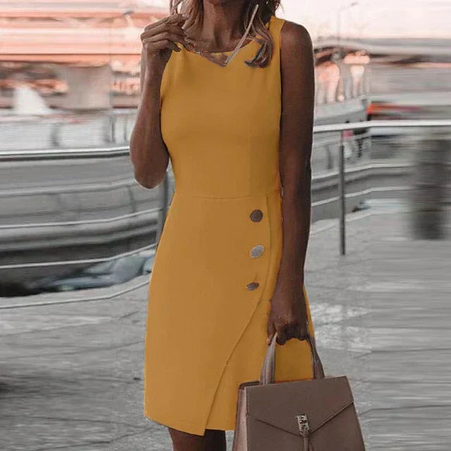 Tina - Elegante Mouwloze Jurk met Chique Knoopdetails
