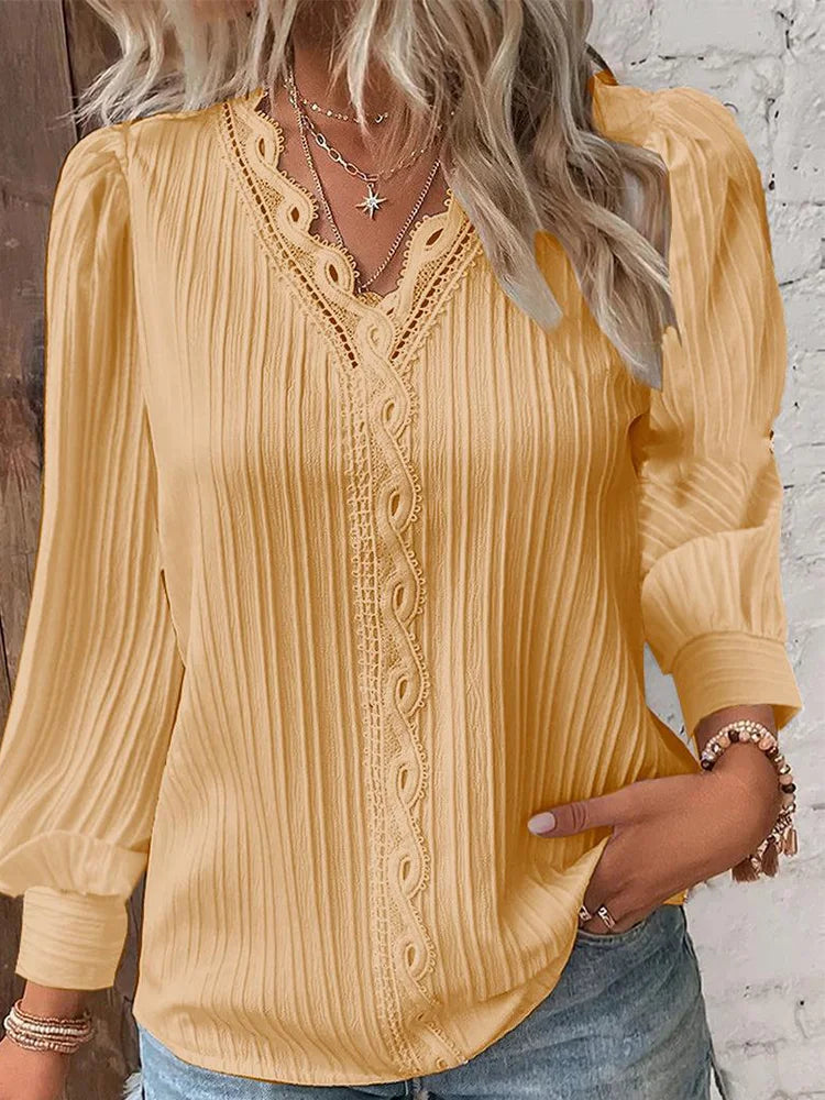 Sophie - Elegante Geplooide Blouse met Kantdetails