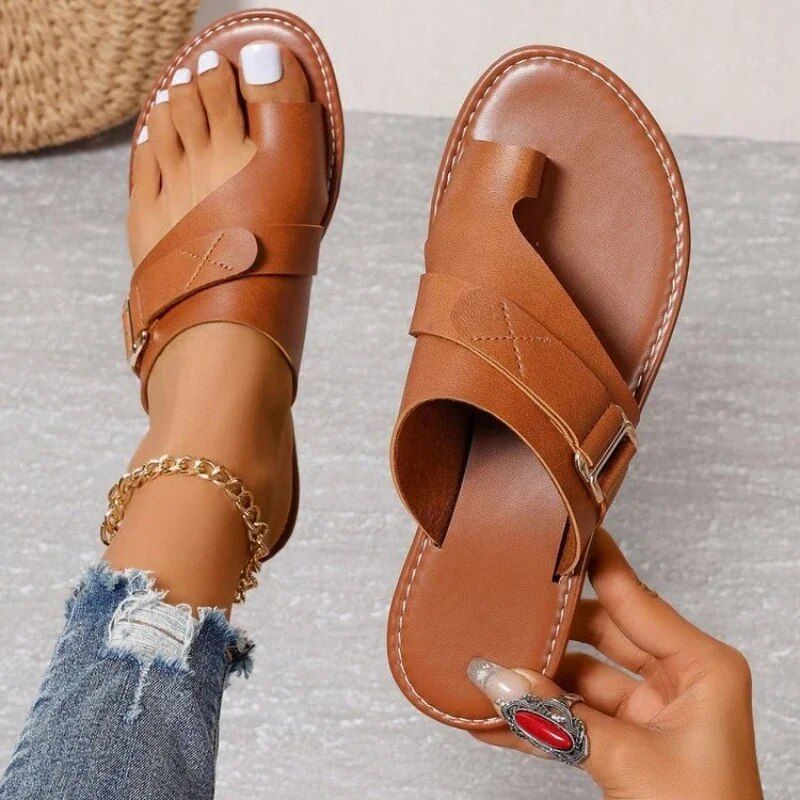 Aria- Comfortabele Leren Slippers met Verstelbare Band
