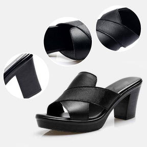Amelia - Stijlvolle Leren Sleehak Sandalen met Kruisbanden