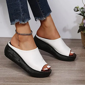 Anna - Comfortabele Leren Slippers met Sleehak