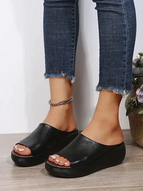 Anna - Comfortabele Leren Slippers met Sleehak