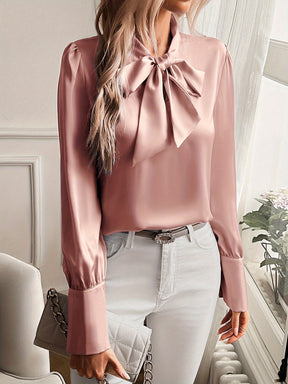 Emma - Chique Blouse met Strik en Knoopdetails