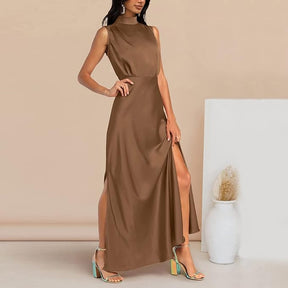Camille – Lange Satijnen Jurk met Elegante Split