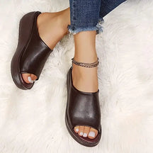 Anna - Comfortabele Leren Slippers met Sleehak
