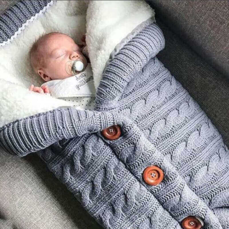 CozyNest - Gebreide Baby Wikkeldeken met Knoopsluiting