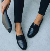 Amélie – Elegante Loafers met Krokodillenprint en Verfijnde Afwerking