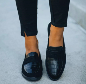 Amélie – Elegante Loafers met Krokodillenprint en Verfijnde Afwerking