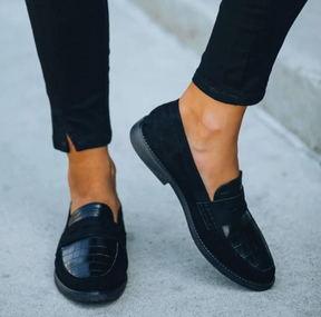 Amélie – Elegante Loafers met Krokodillenprint en Verfijnde Afwerking