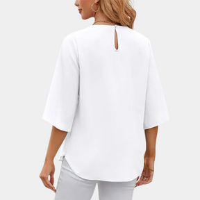 Sophie – Elegante, Vloeiende Blouse met Gesplitste Mouwen en Sierdetail