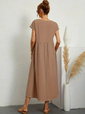 Amélie - Minimalistische Midi Jurk met Relaxte Pasvorm en Korte Mouwen