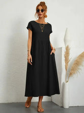 Amélie - Minimalistische Midi Jurk met Relaxte Pasvorm en Korte Mouwen