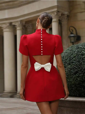 Sophia - Elegante Mini Jurk met Rugdetails en Strik
