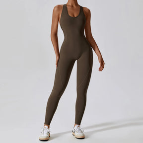 Valeria – Naadloos Sportief Jumpsuit met Open Rug en Strakke Pasvorm
