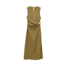 Olivia - Chique Mouwloze Midi Jurk met Goudkleurige Gesp