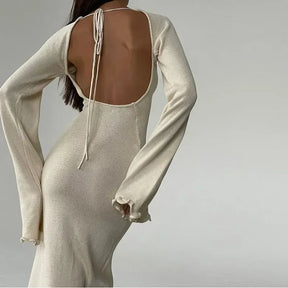 Lena - Elegante Gebreide Maxi Jurk met Open Rug en Ruches