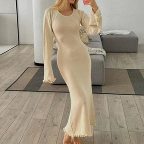 Lena - Elegante Gebreide Maxi Jurk met Open Rug en Ruches