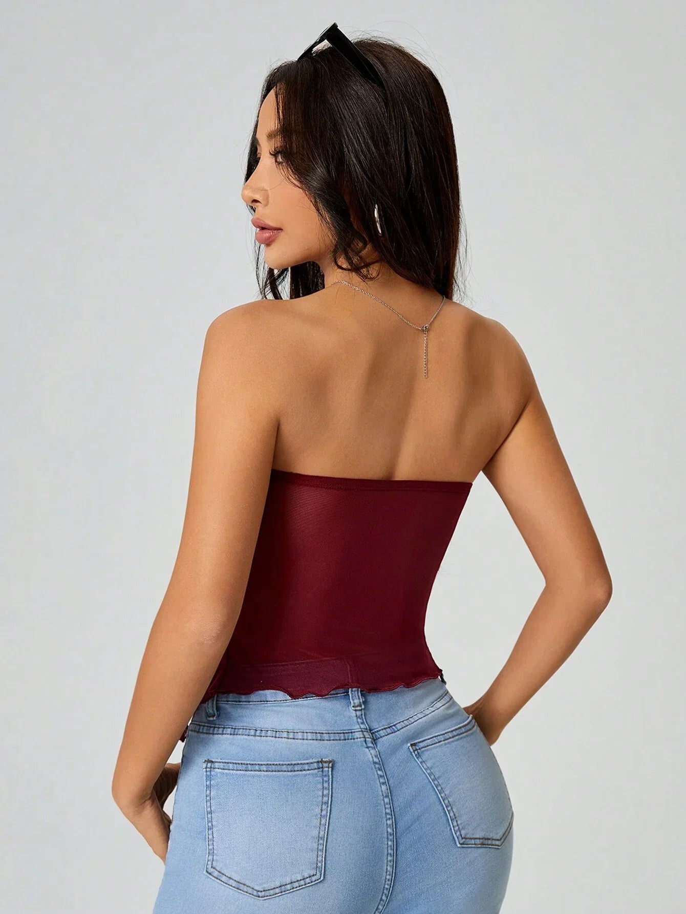 Selena – Strakke Bandeau Top met Geknoopt Detail