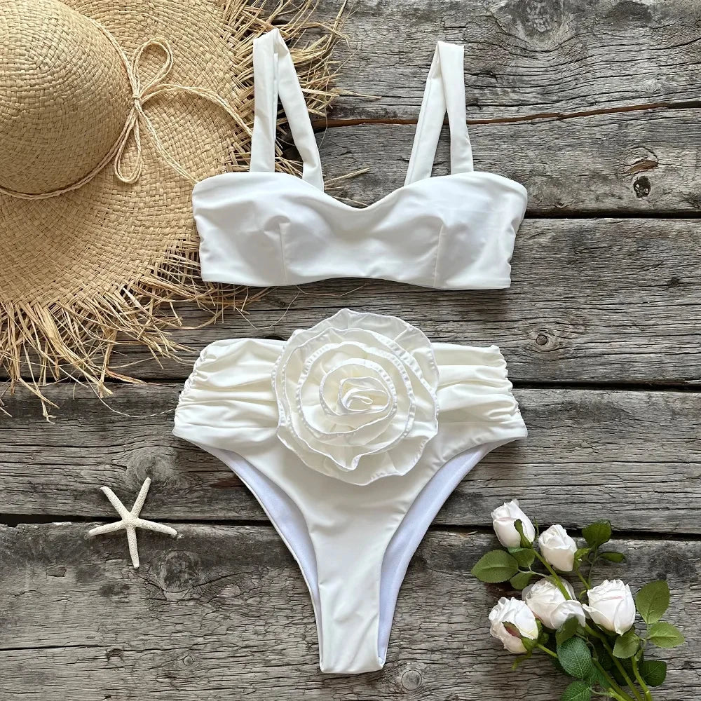 Sanne - Luxe Bikini Set met Bloemdetail en High-Waist Slip