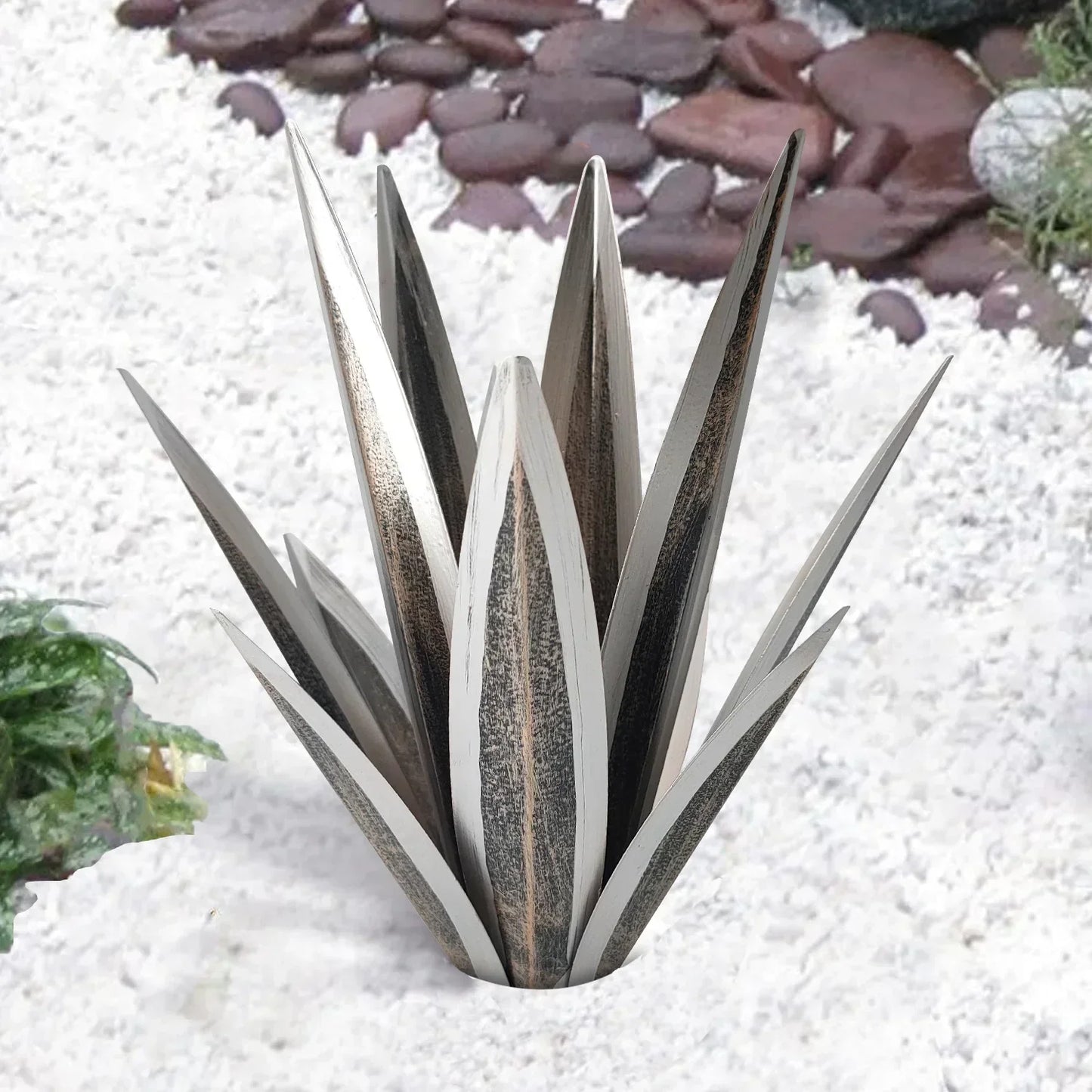 OutdoorGarden - Handgemaakte, beschilderde metalen agave planten