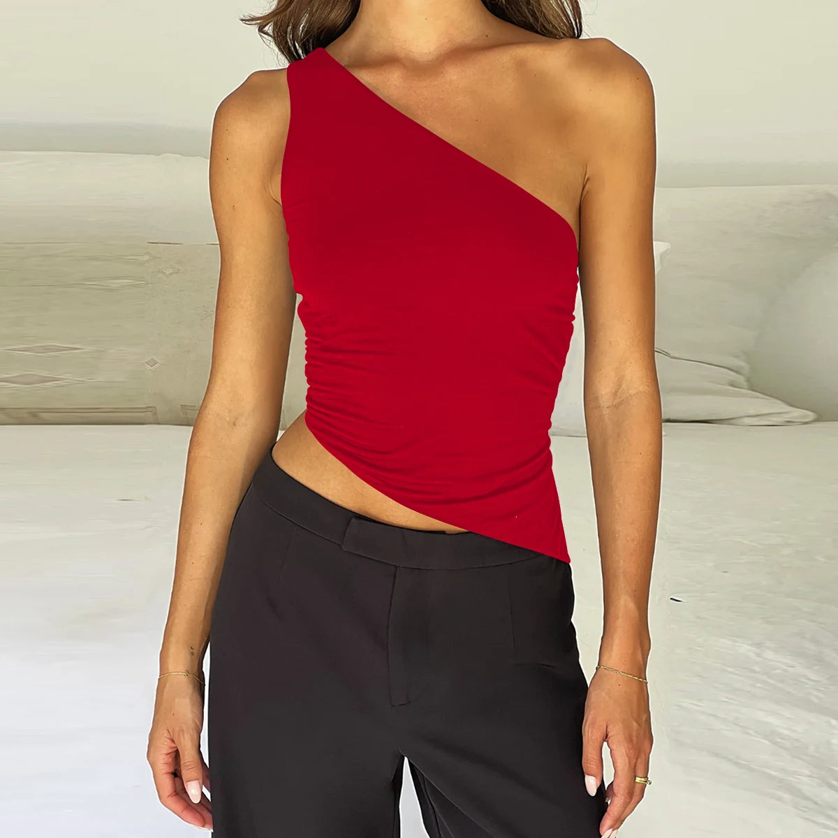 Isabella - Stijlvolle One-Shoulder Top met Open Rug