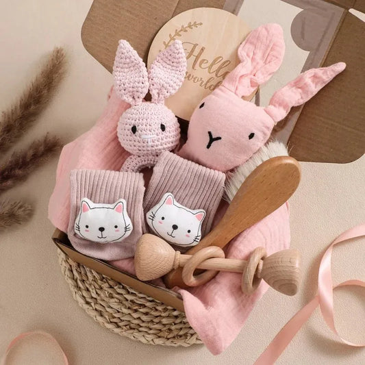 CuddleBox - Luxe Baby Cadeauset met Houten Speeltjes en Knuffels