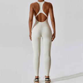 Valeria – Naadloos Sportief Jumpsuit met Open Rug en Strakke Pasvorm