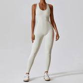 Valeria – Naadloos Sportief Jumpsuit met Open Rug en Strakke Pasvorm
