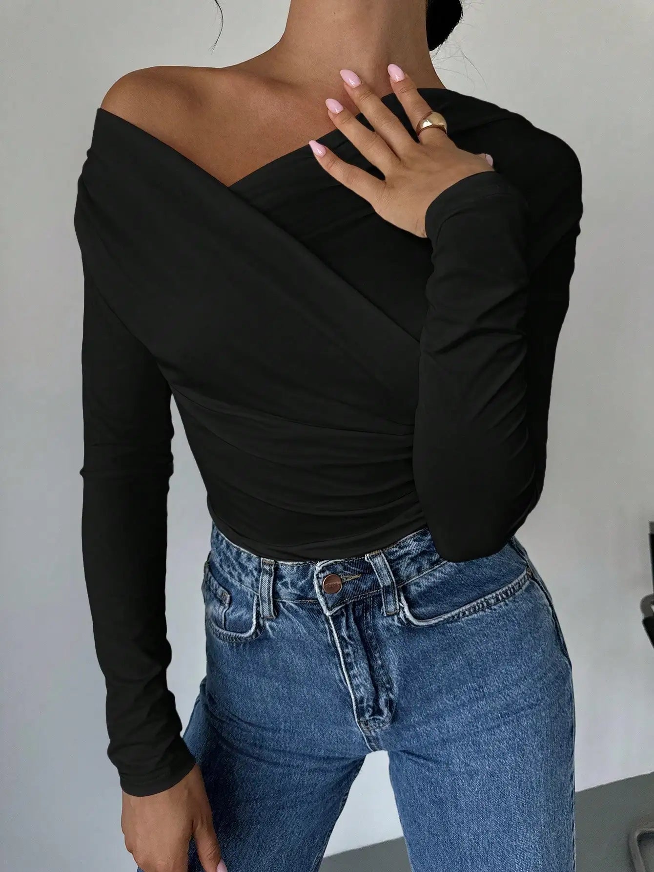 Elisa - Elegante Off-Shoulder Top met Lange Mouwen