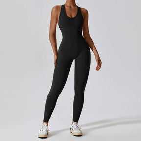 Valeria – Naadloos Sportief Jumpsuit met Open Rug en Strakke Pasvorm