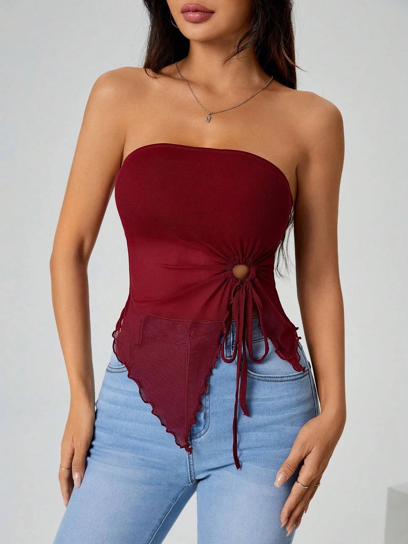 Selena – Strakke Bandeau Top met Geknoopt Detail