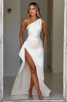 Alisha - Elegante Satijnen One-Shoulder Avondjurk met Hoge Split