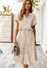 Lena - Stijlvolle Midi Jurk met Knoopsluiting en Trendy Print