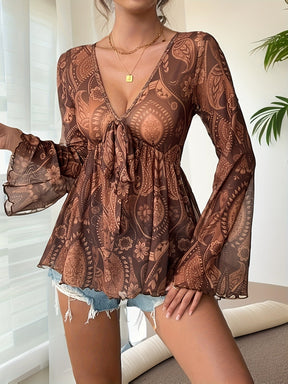 Mila - Bohemian Chiffon Blouse met Paisley Print en Trompetmouwen