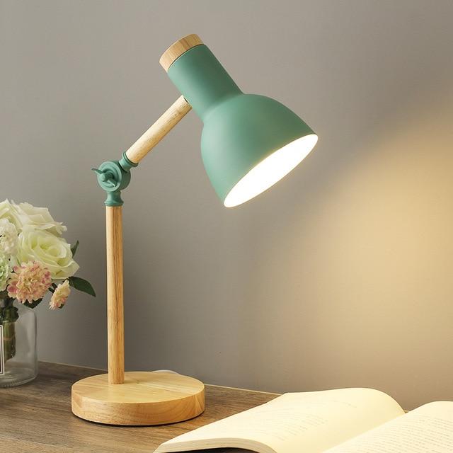 NordicBeam - Elegant Houten Bureaulamp met Verstelbare Arm