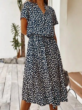 Lena - Stijlvolle Midi Jurk met Knoopsluiting en Trendy Print
