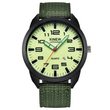 NightGlow - Stijlvol Quartz Horloge met Oplichtende Wijzerplaat en Kalenderfunctie
