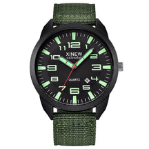 NightGlow - Stijlvol Quartz Horloge met Oplichtende Wijzerplaat en Kalenderfunctie