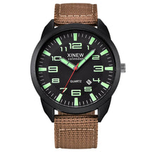 NightGlow - Stijlvol Quartz Horloge met Oplichtende Wijzerplaat en Kalenderfunctie